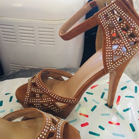 Velvet heels - Picture 6 of 8